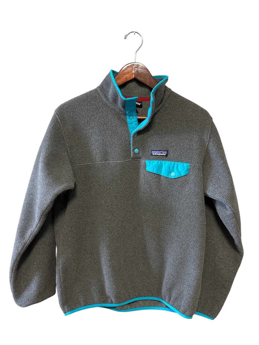 Patagonia Gray and Teal Pullover Women’s Size: Medium